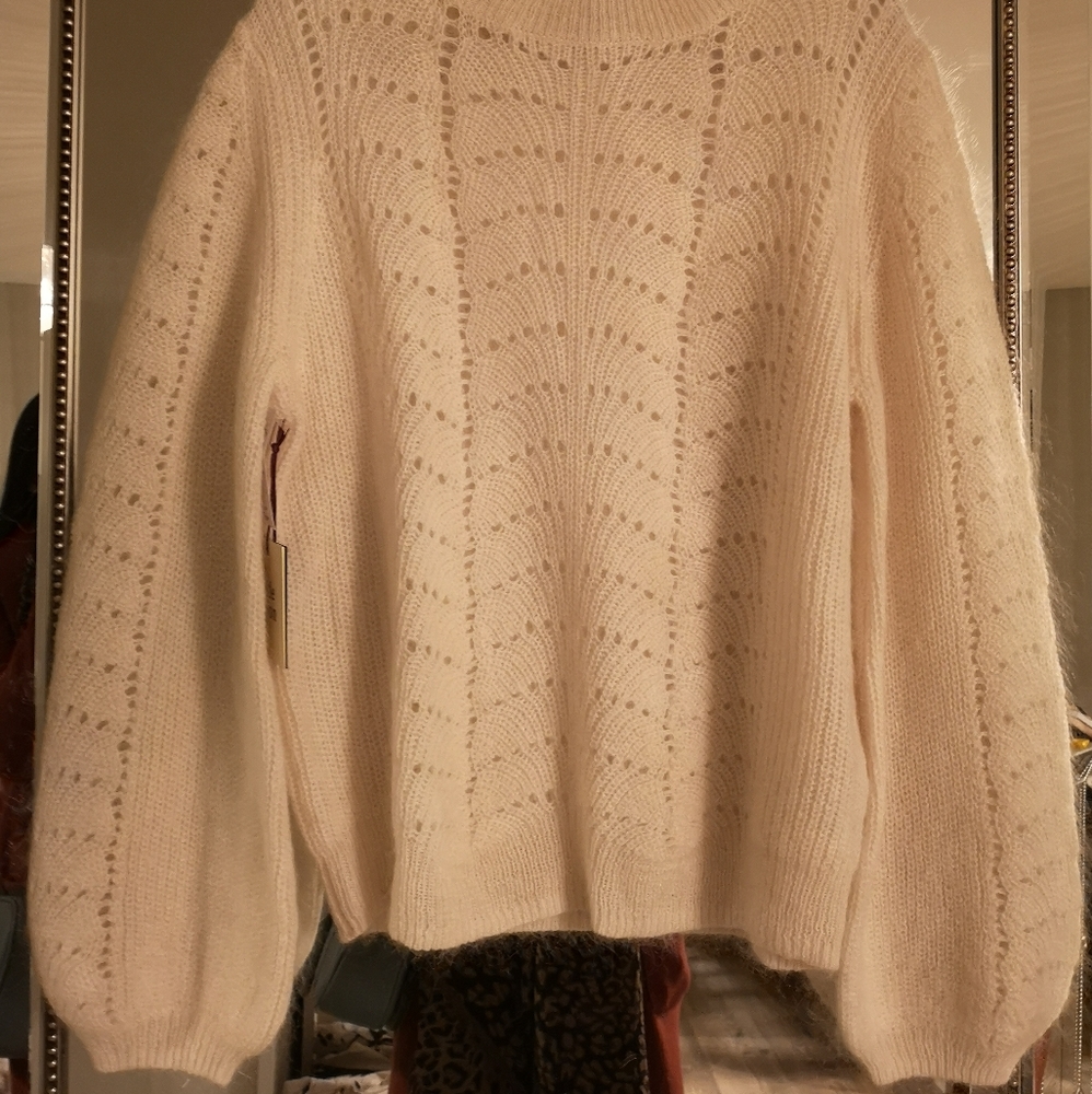 Little Moon Gardenia (aritzia) sweater